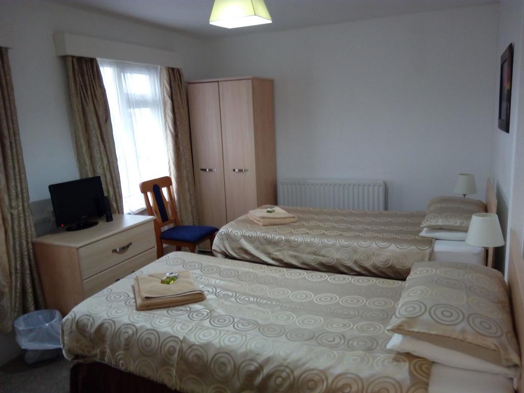 Wayside Cheer Hotel Касл Номер фото