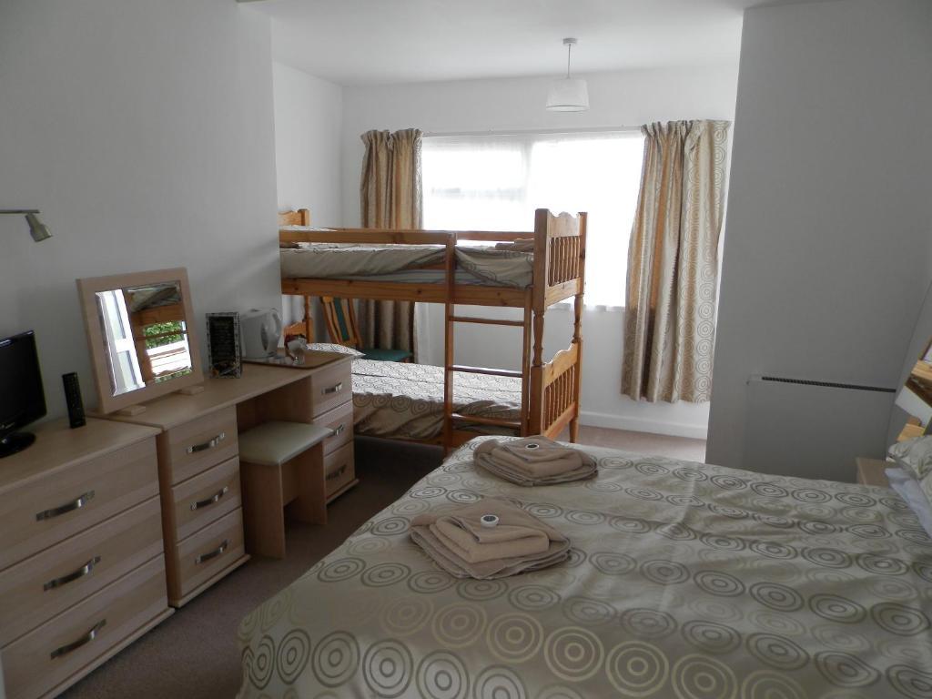 Wayside Cheer Hotel Касл Номер фото