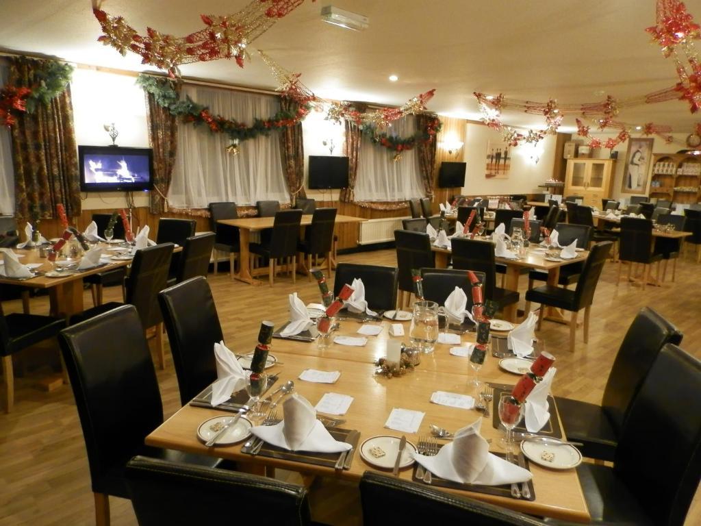 Wayside Cheer Hotel Касл Экстерьер фото
