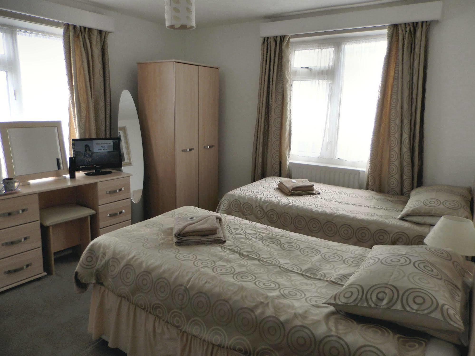 Wayside Cheer Hotel Касл Экстерьер фото