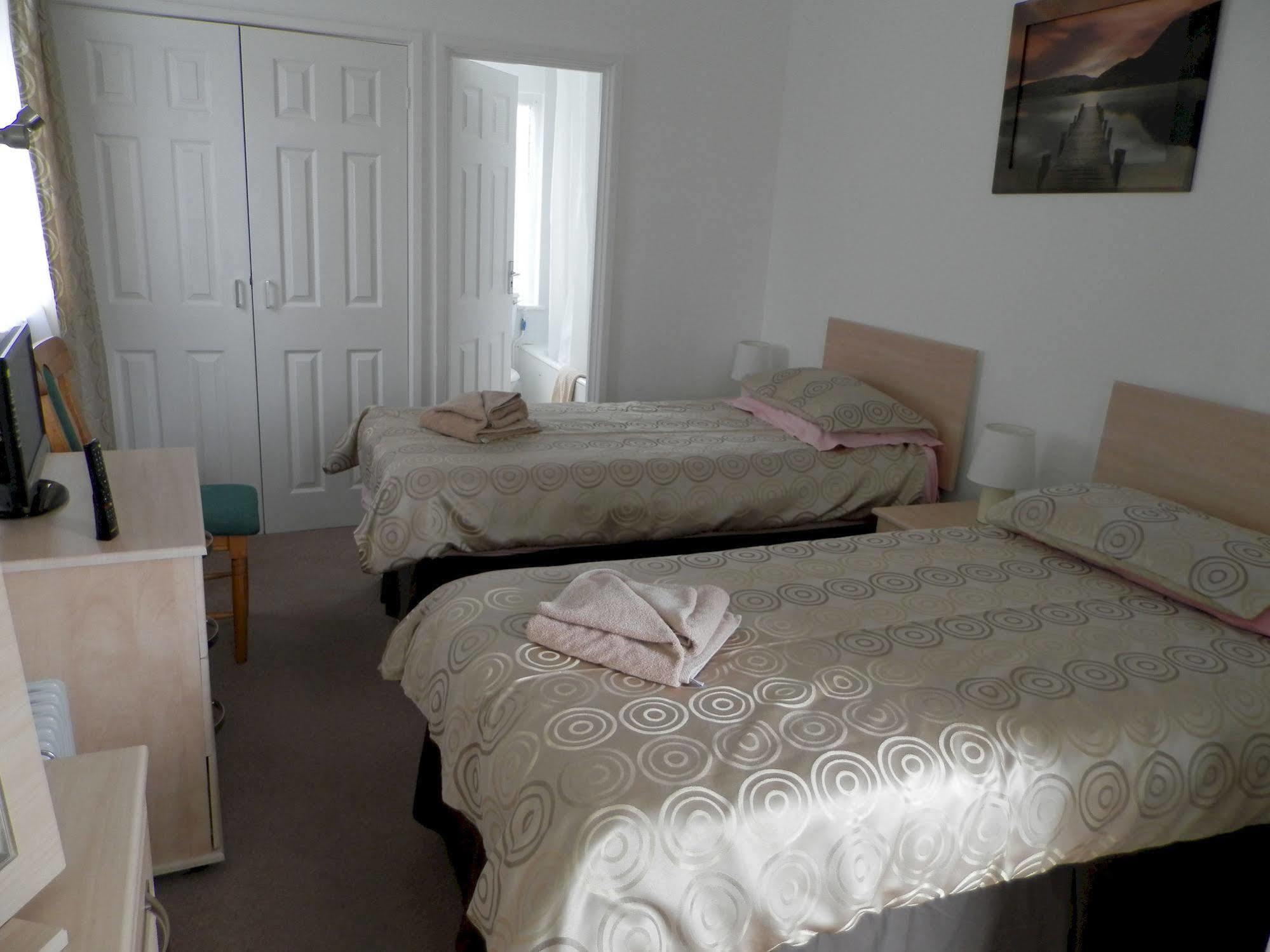 Wayside Cheer Hotel Касл Экстерьер фото